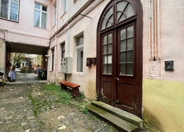 Schei Central Studios In The Heart Of Brasov